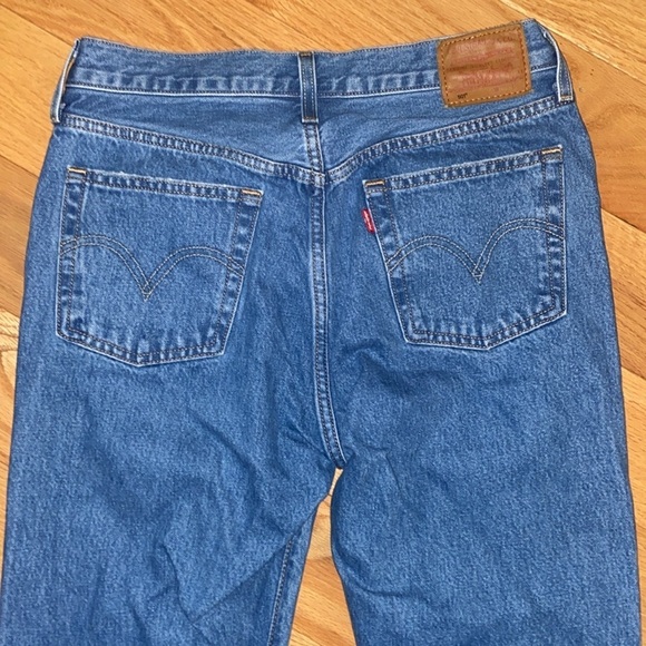 Levi’s 501 Original Fit Button Fly Distressed Jeans size 29x30, EUC - Picture 10 of 13